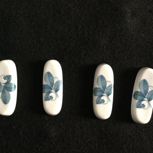Japanese Porcelain Floral Chopstick Rests - Set of 4- blue flowers-marked - Picture 1 of 3